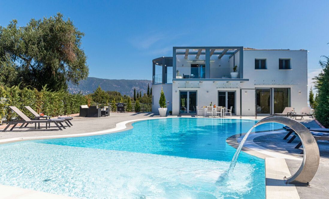 FIVE STAR VILLA - Central North Corfu Villa for Rent